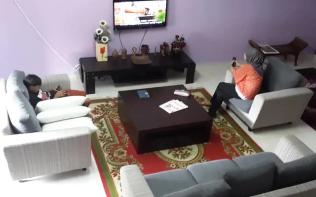 Roemahkoe Holiday House - photo 2