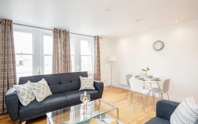 Great Mayfair Apartment - Sleeps 6 - photo 4