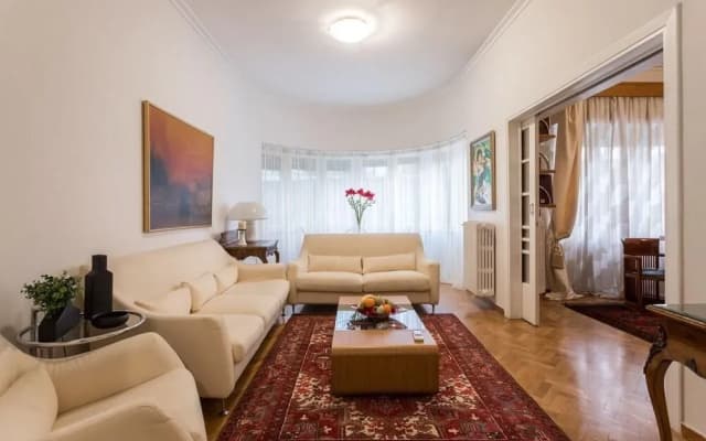 Elegant & Spacious 2bdr Flat - photo 3