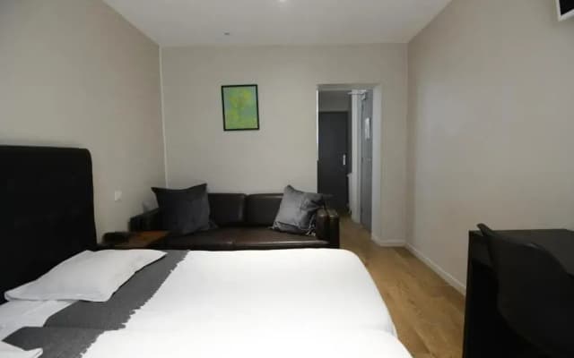 Lafayette Hotel - photo 3