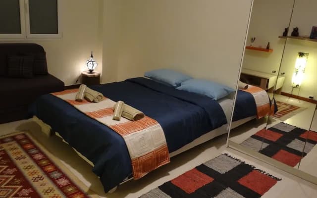 Cosy Central Independant Studio - photo 2