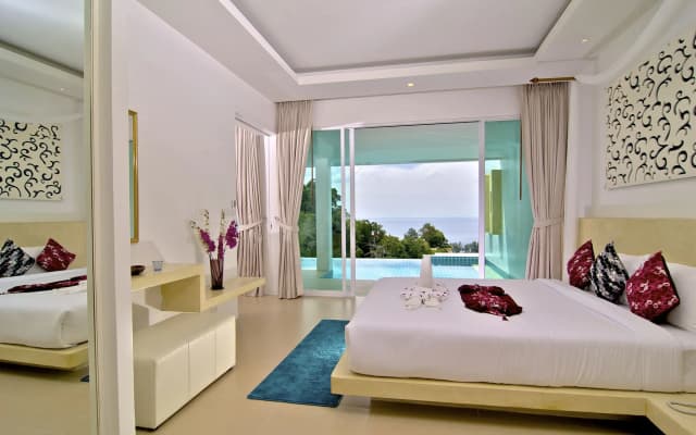 Grand Bleu Ocean View Pool Suite - photo 2