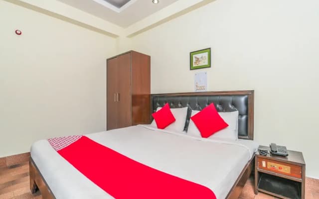 Hotel City Castle Karol Bagh - photo 4