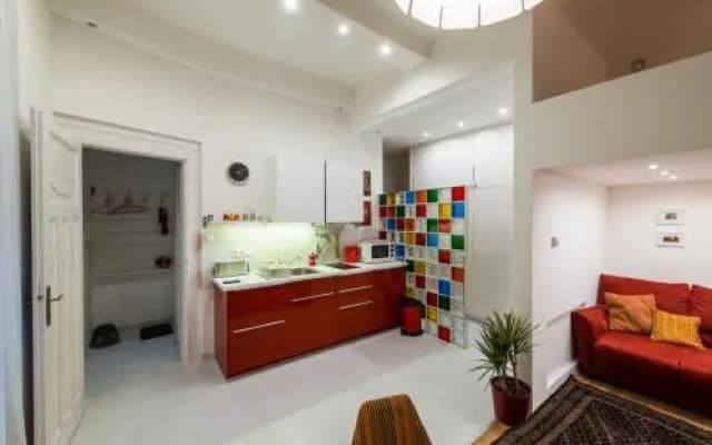 Rainbow Pearl Apartment - photo 2