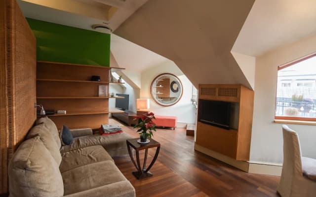 Pelicanstay Montaigne Apartments - photo 5