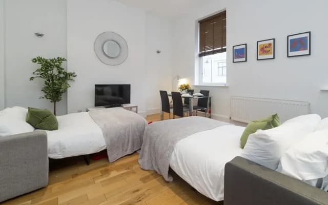 Boutique Tower Bridge Apartment - photo 4