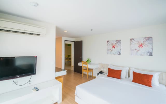 Brighton Hotel & Residence - photo 4