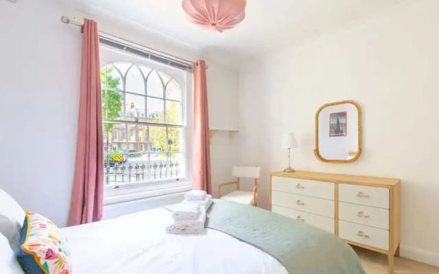 Charming & Central 2BD Flat - Islington - photo 4