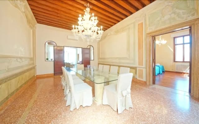 Luxury Balcony Apartment - photo 4