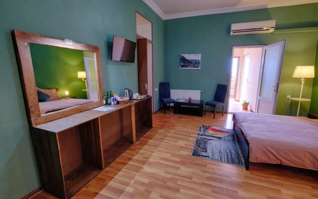Euphoria Inn - photo 2