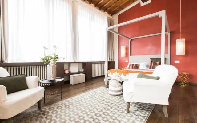Trinity Apartments - photo 2