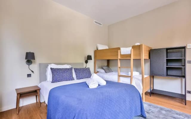 119 - Urban Spacious Apartment Sebastopol - photo 2
