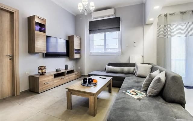 Spacious 3-Bedroom Apartment 90M From Train - photo 2