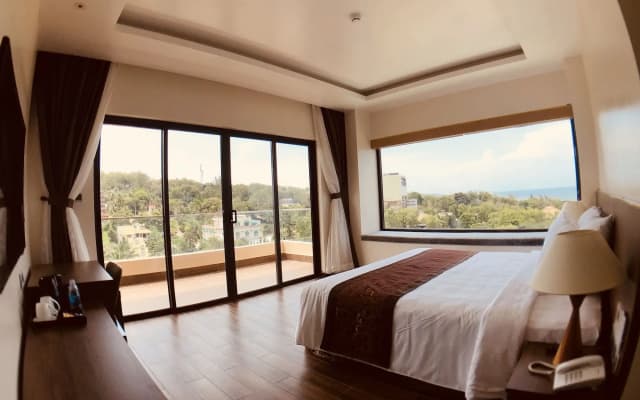 Coral Bay Resort - photo 2