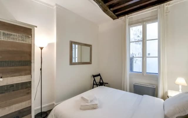 Louvre Area - Saint Honoré Apartment - photo 2