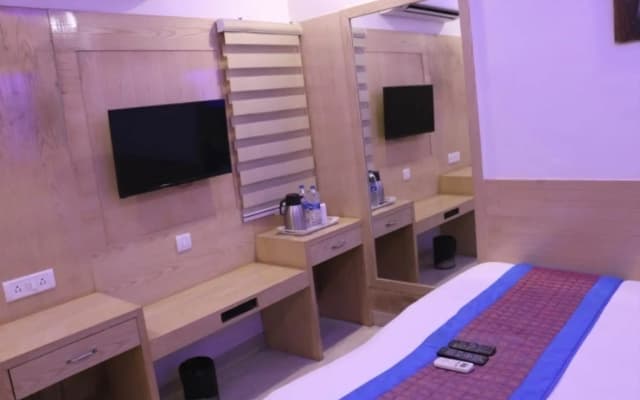Check In Room RK Ashram - photo 5