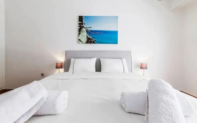 Best Located Spacious Apartment - photo 2