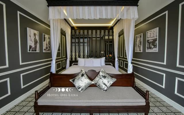 Hotel Del Luna - photo 4