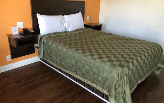 El Rancho Motel - photo 4