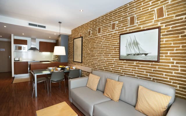 Serennia Cest Apartamentos Arc de Triomf - photo 5