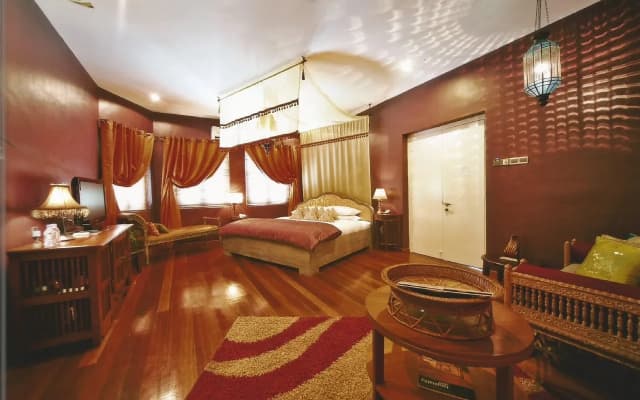 Indulgence Restaurant & Living - photo 5