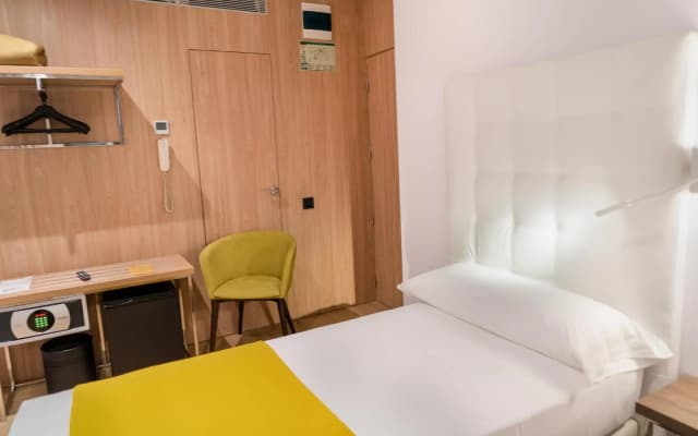 Caledonian Hotel - photo 5