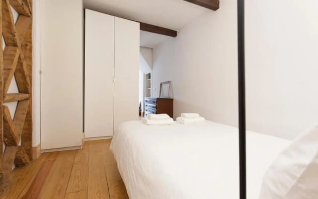 Center, Charm, Practical and Quiet - photo 4