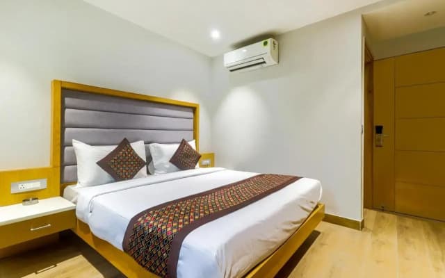 Hotel Bricks, Karol Bagh, New Delhi - photo 5