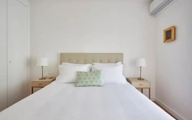 Modern 1-Bed With Ac & Private Terrace - photo 3