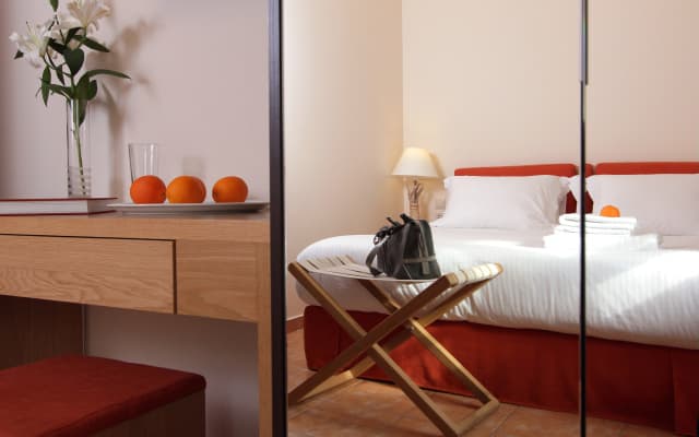 White Lotus Luxury Accommodation - photo 3