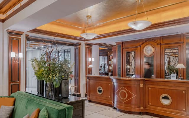 Napoleon Hotel - photo 2