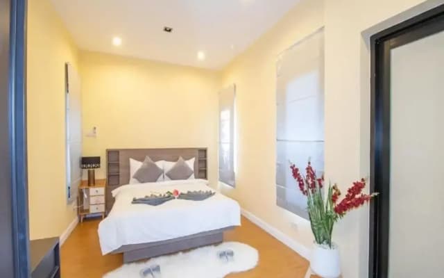 Hunter Hide Pool Villa - photo 2