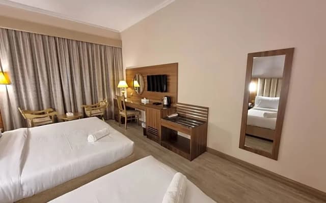 Vista Square Hotel - photo 5