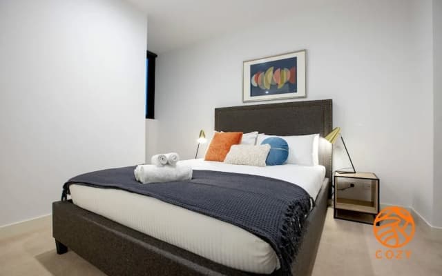 103 Brand New Central Located Box Hill Apt - photo 2
