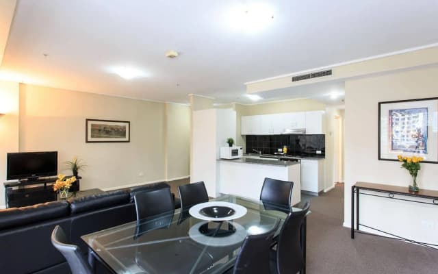 Paramount Serviced Apartments - photo 3