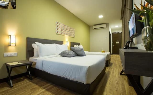 Humaira Hotel - photo 4