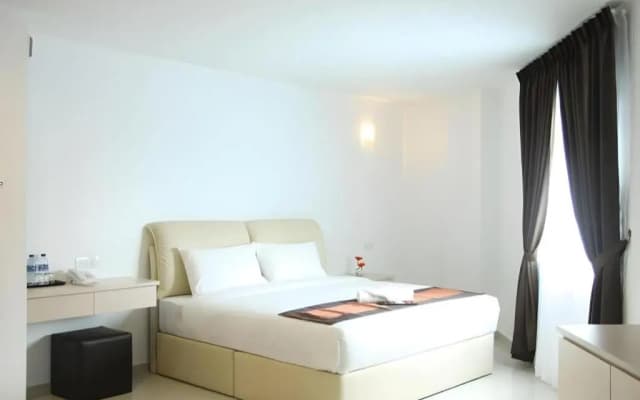 Peach Hill Hotel - photo 5