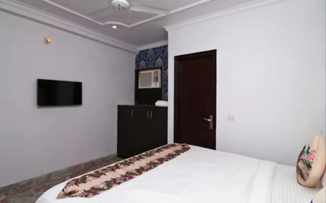 Hotel Eagle Inn - photo 3