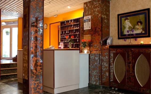 Est Hotel - photo 2