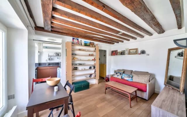 Charming 2 Room Apartment - Paris - photo 4