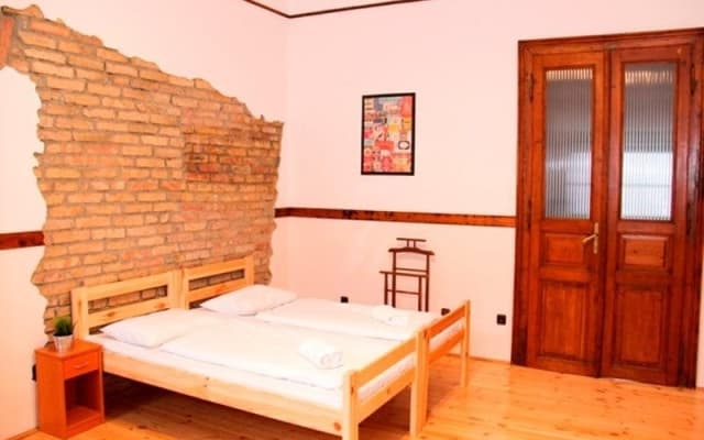Walking Bed Budapest Hostel - photo 2