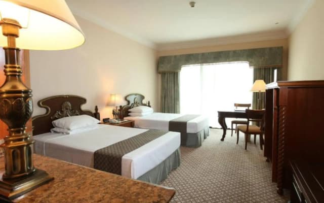 Palace Of The Golden Horses Hotel - photo 3