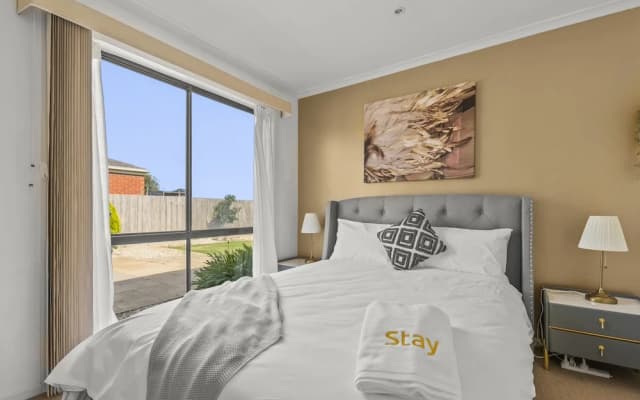 StayAU Stunning 4BRHouse Berwick - photo 3
