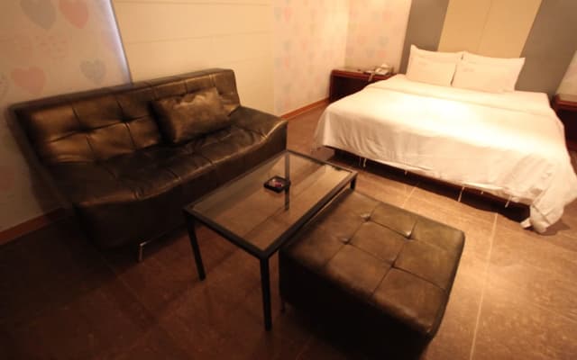Lonestar Hotel - photo 3