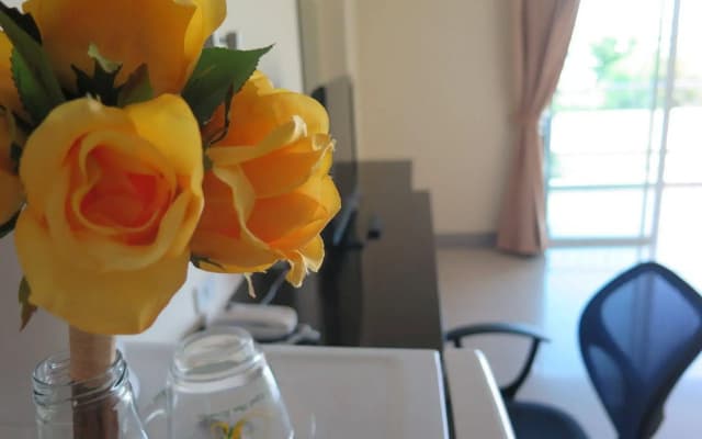 OYO 829 Royal Thai Residence - photo 4