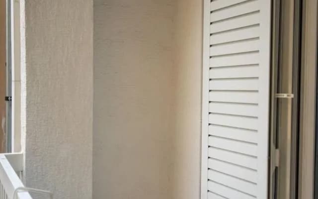 "Daydreamers Flat", staircase to Neos Kosmos - photo 5