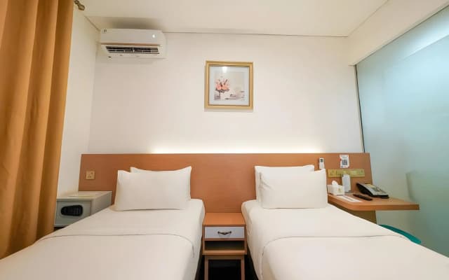 Heef Hotel Pasar Baru - photo 5