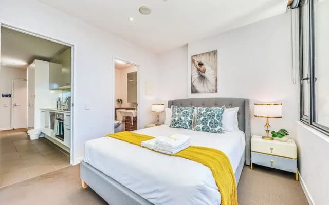 StayAU Leisure 2BR Modern CBD Apt - photo 3