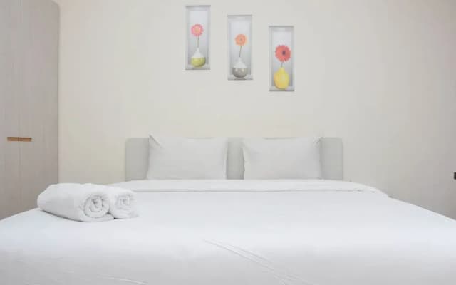 Spacious and Nice Studio at Menteng Park Apartment - photo 3