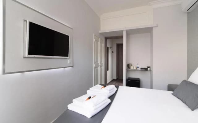 White Caesar Guesthouse - photo 3